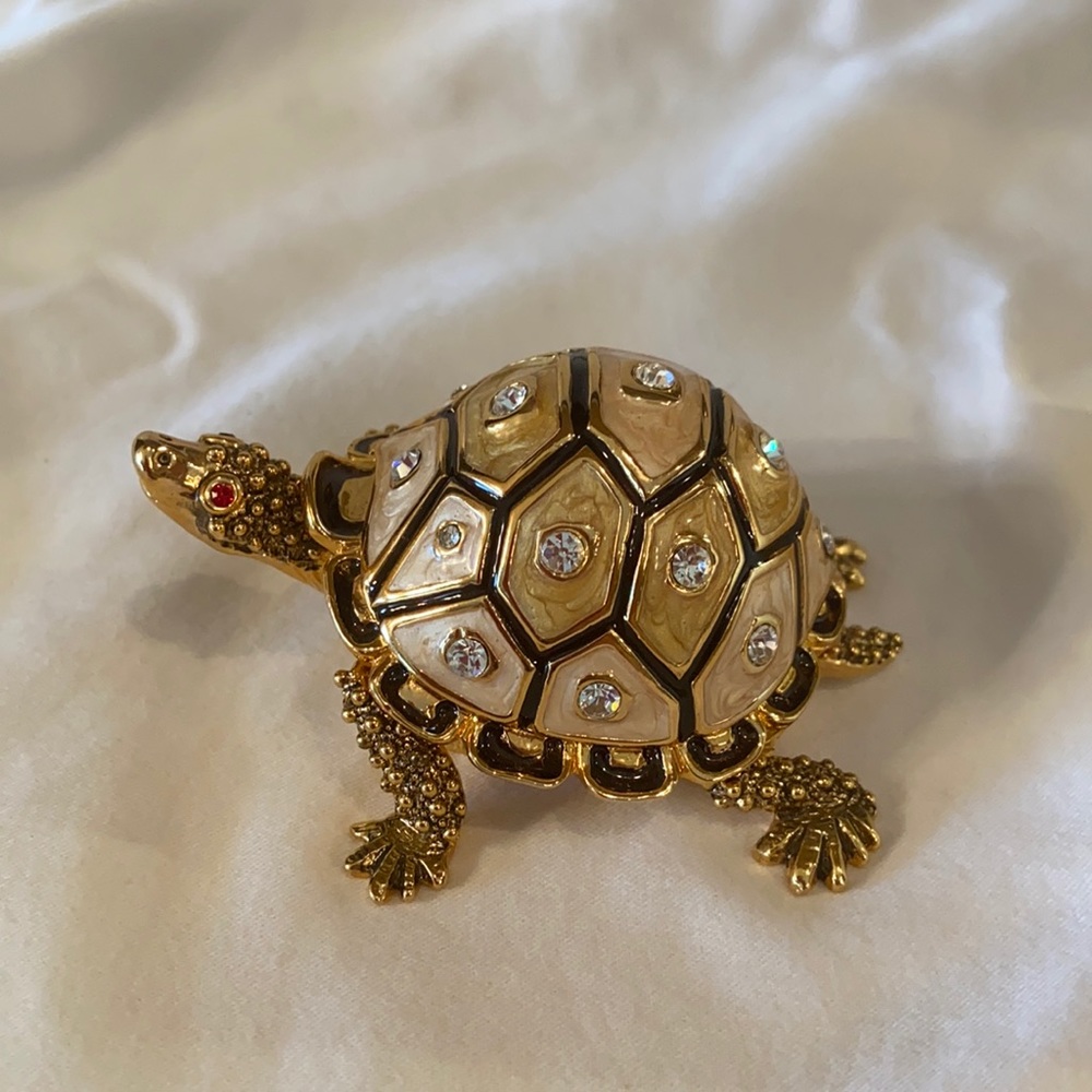 Nib vintage Ruccini Turtle Trinket Box